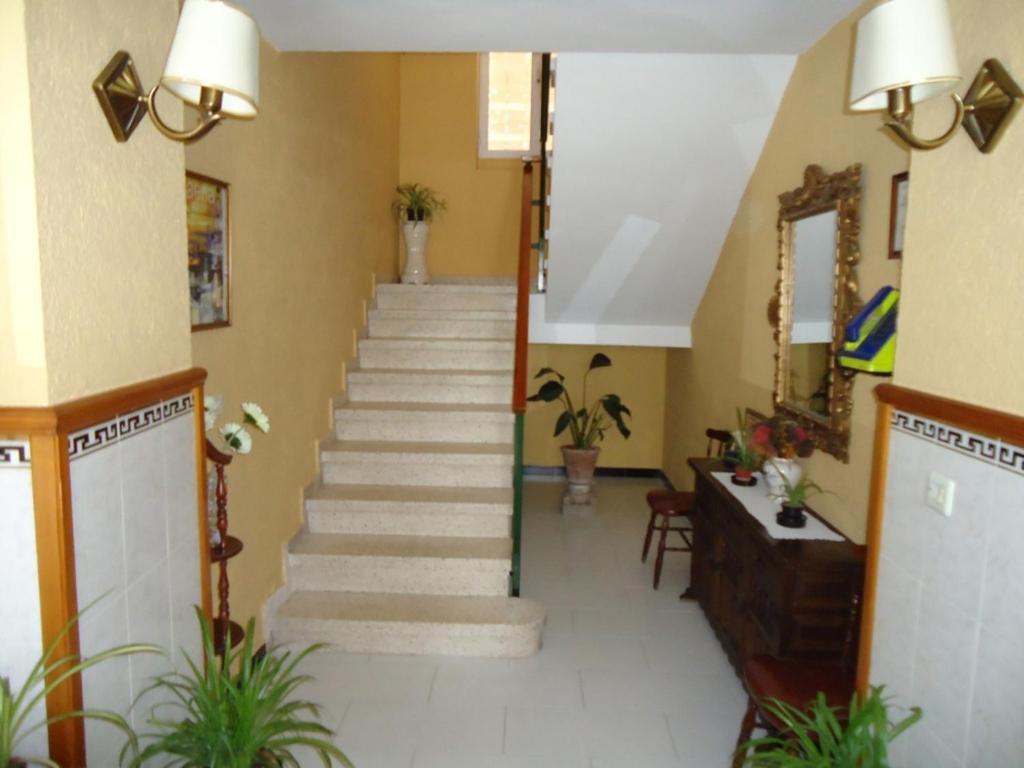 Hostal Los Claveles Баэна Экстерьер фото