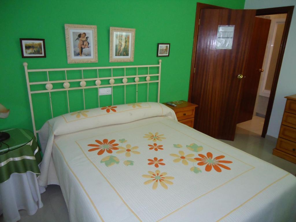 Hostal Los Claveles Баэна Номер фото